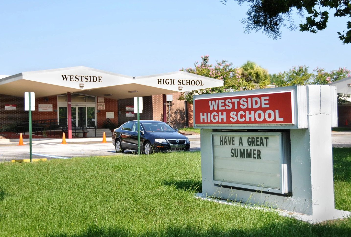 73162957007-met-2-westside-high-072_1435.webp